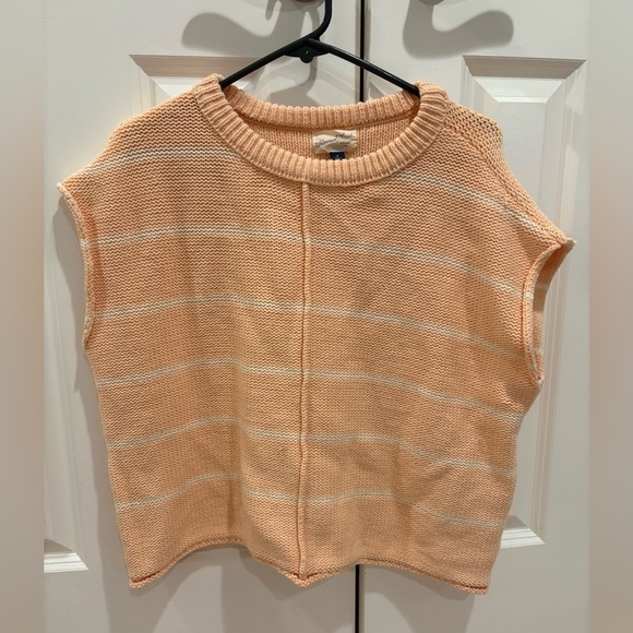 Peachy Colored Sleeveless Sweater Oversized Fit - Picture 1 of 4